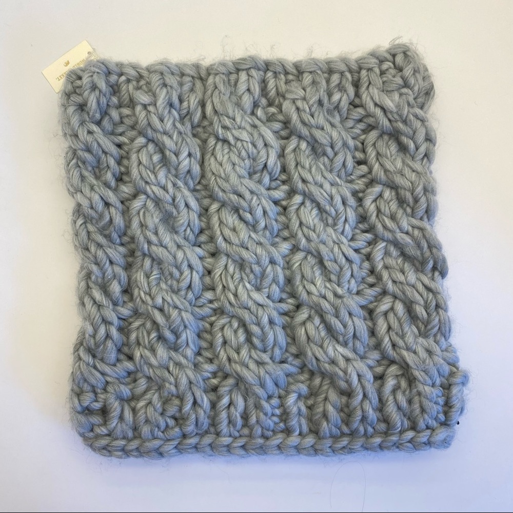 THICK KNIT CIRCLE SCARF - Scandinavian Scarf